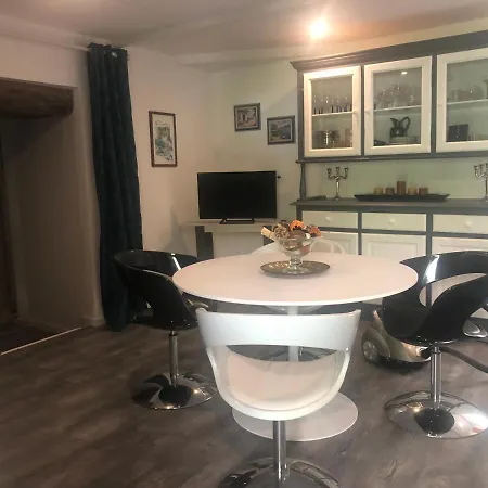 Les Rives Du Dourdou بيت للعطل Bozouls